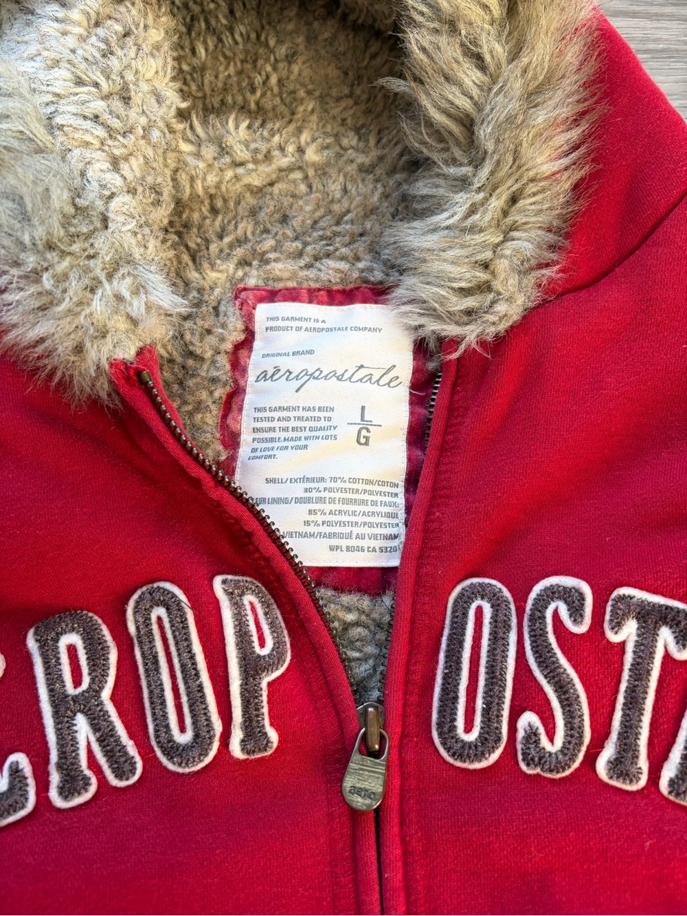 Aeropostale vintage women’s Red Faux-Fur Lined Hoodie Jacket - Picture 3 of 7